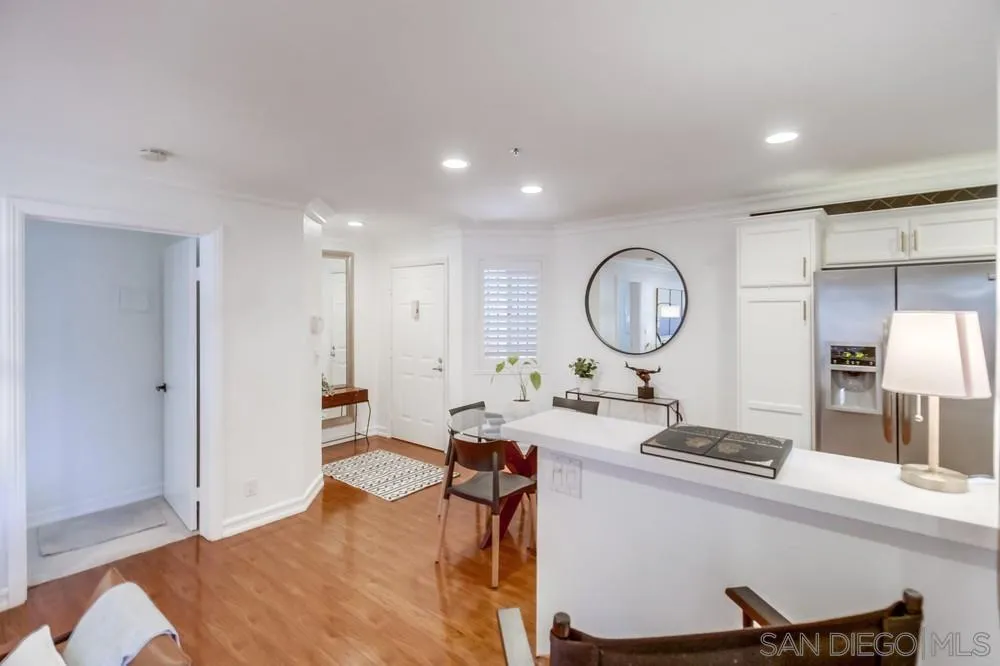 Photo #6: 240007495 Listing 
