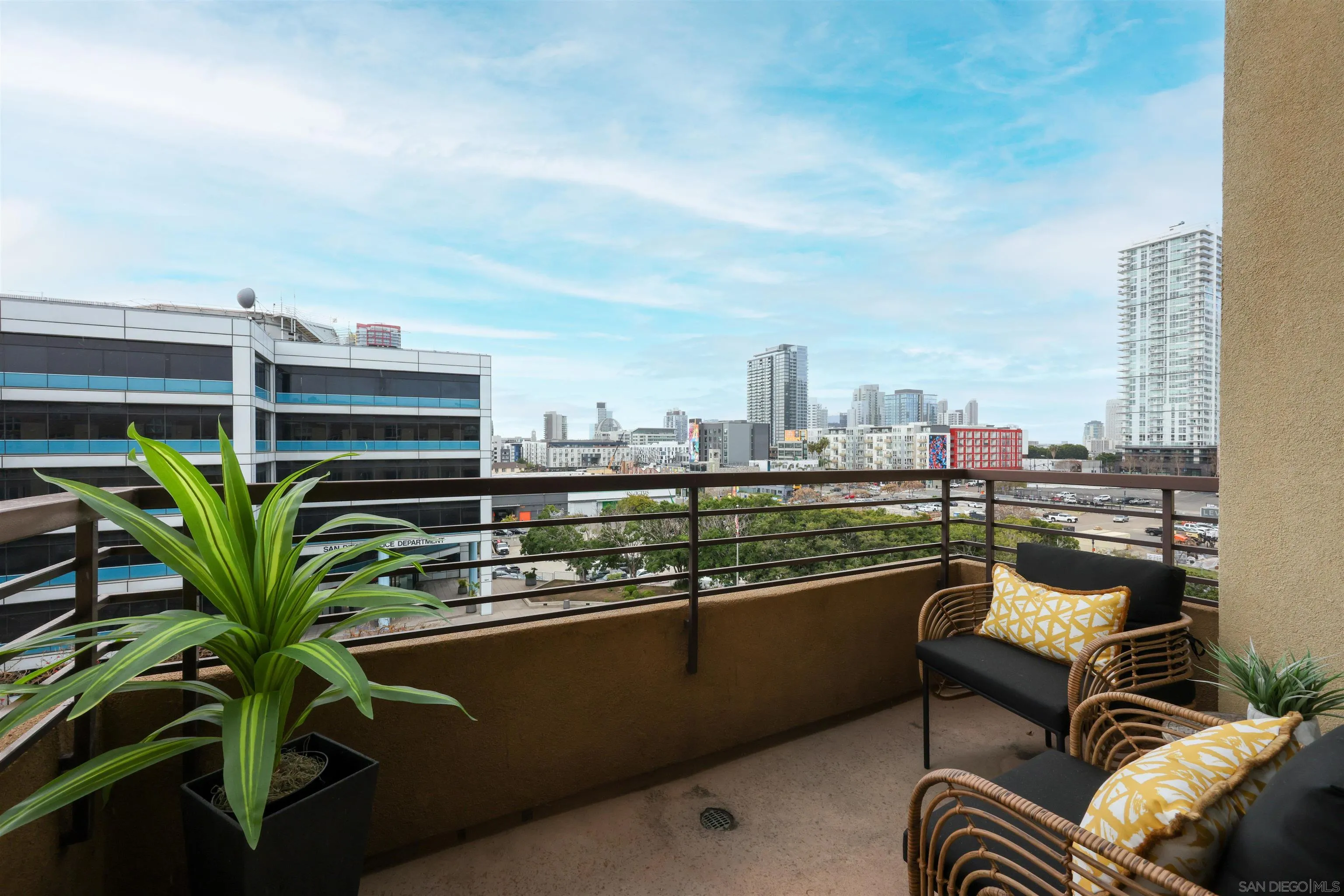 Photo #4: 240007575 Listing 