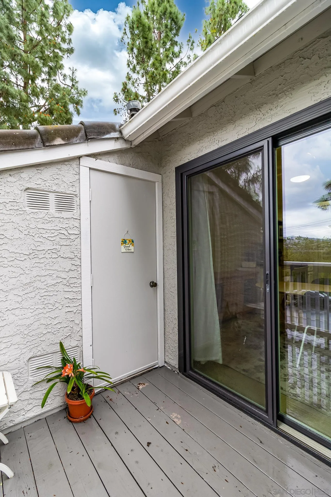 https://cdn.realtyfeed.com/cdn/127/240007663/159b5c513091448d6b521d3331eca4c9.webp