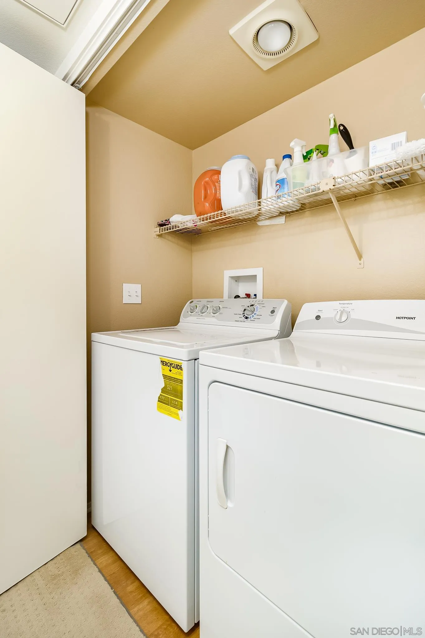https://cdn.realtyfeed.com/cdn/127/240007663/1641f9084dfb7e2eb4352cc10a8ae704.webp