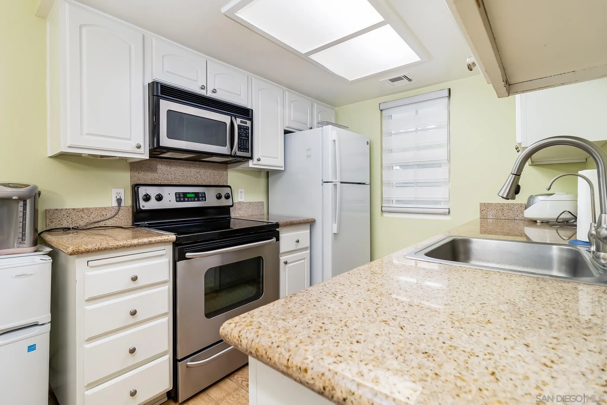 https://cdn.realtyfeed.com/cdn/127/240007663/64013da66e7a02a8f7ccbfb83fdcc57f.webp