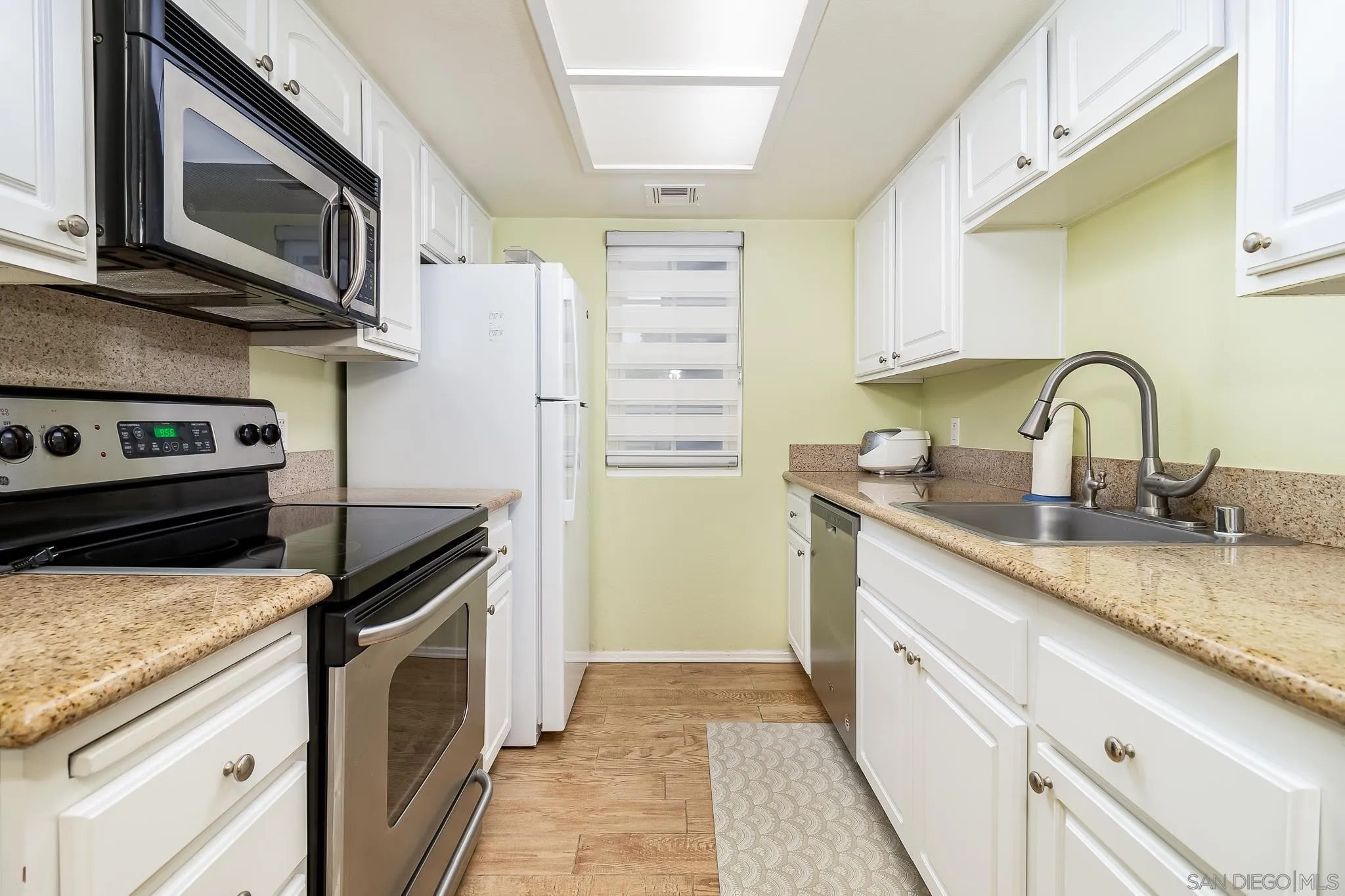 https://cdn.realtyfeed.com/cdn/127/240007663/af28e6b87e5359c47c3f1cb549dfb881.webp
