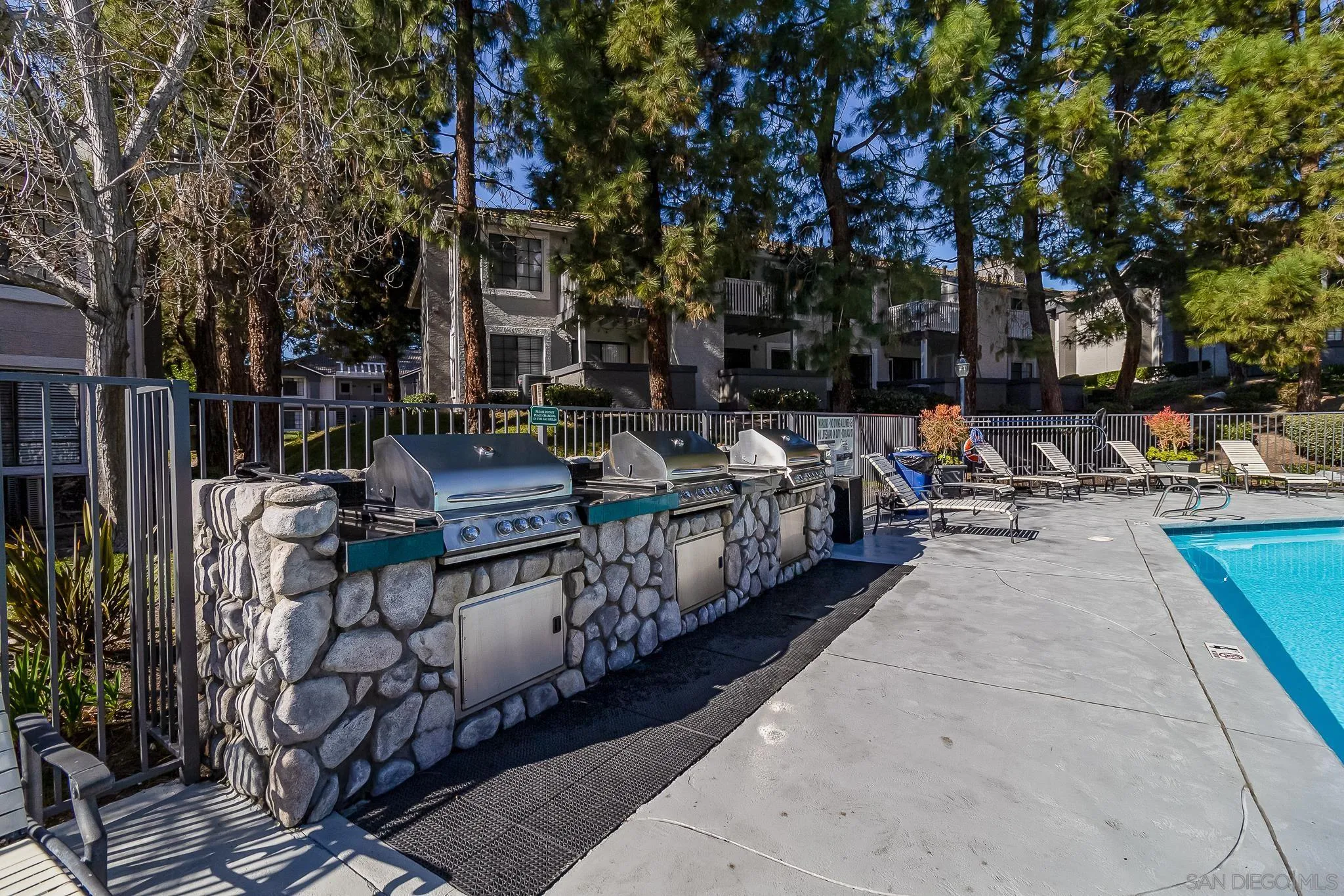 https://cdn.realtyfeed.com/cdn/127/240007663/b1ebda667490138f288040db01f1c2e2.webp