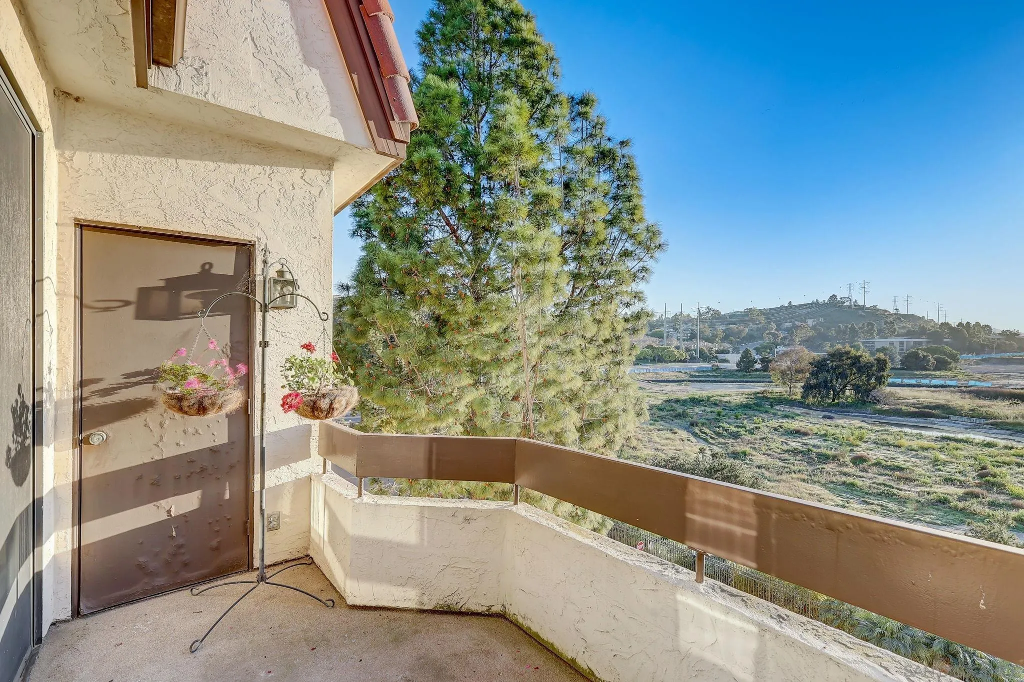 Photo #4: 240007774 Listing 