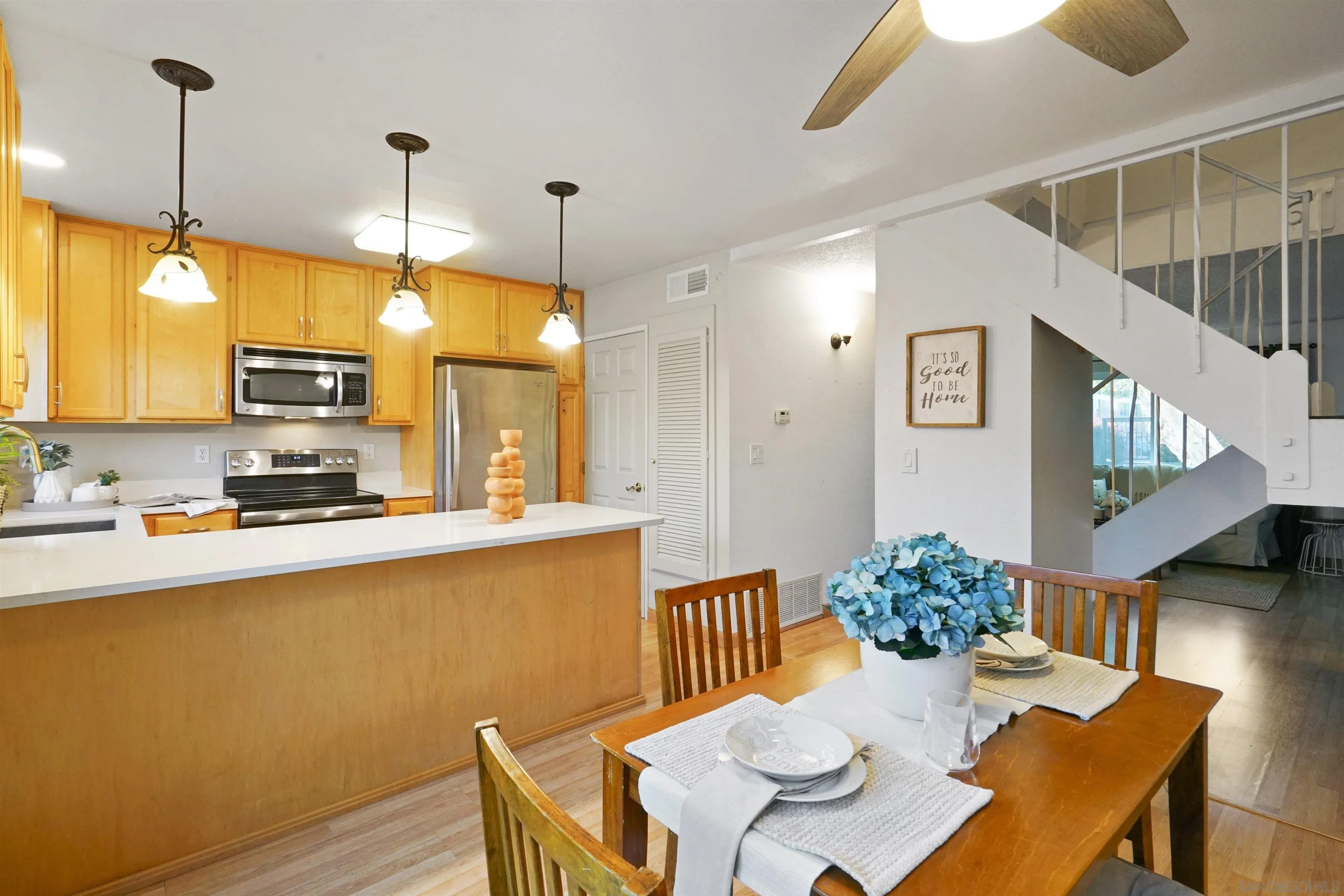 Photo #2: 240007792 Listing 
