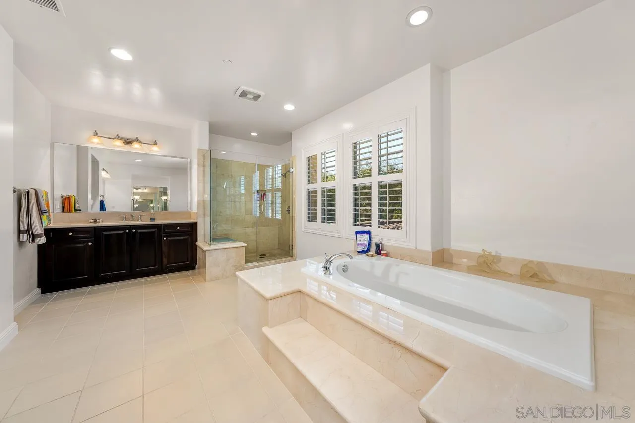 https://cdn.realtyfeed.com/cdn/127/240007868/62b6447d949d63660b501631823932fb.webp