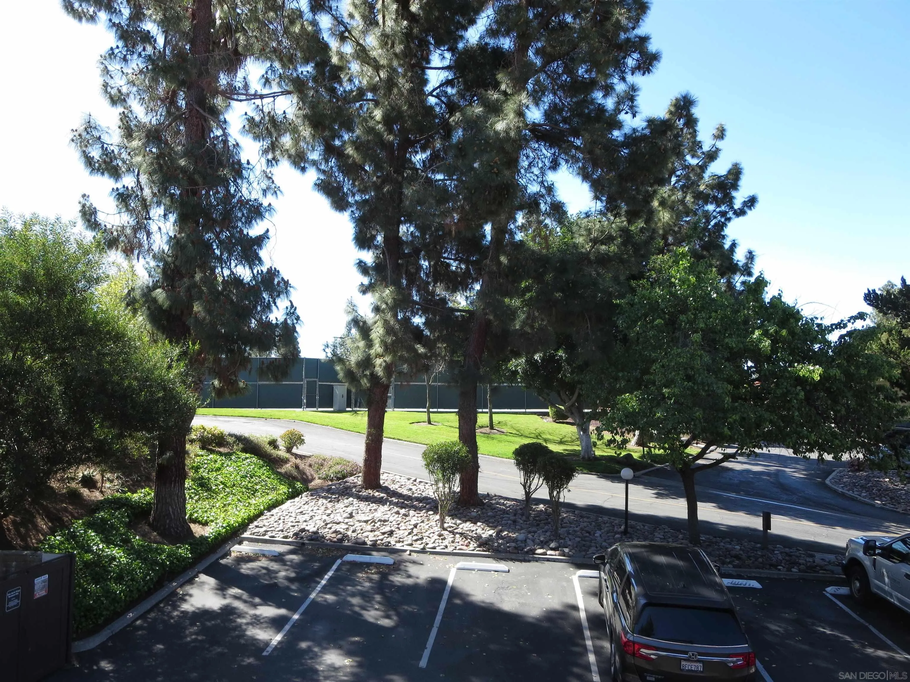 Photo #3: 240007958 Listing 