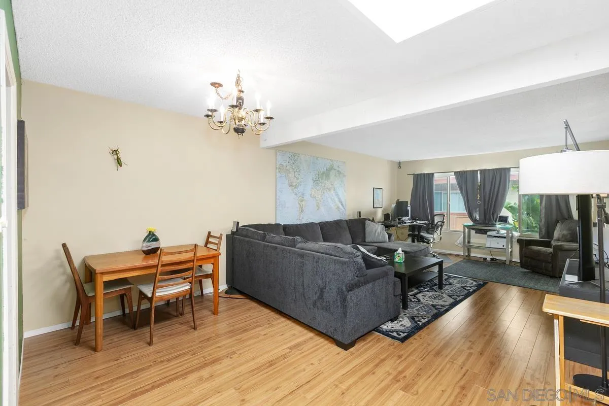 Photo #6: 240008000 Listing 