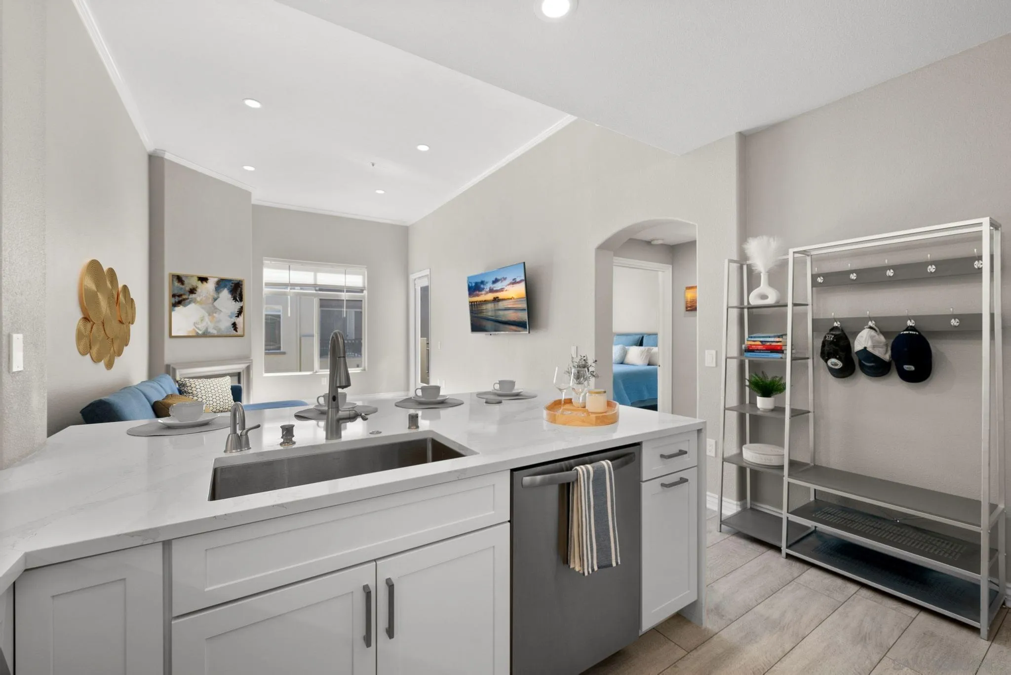 Photo #5: 240008089 Listing 