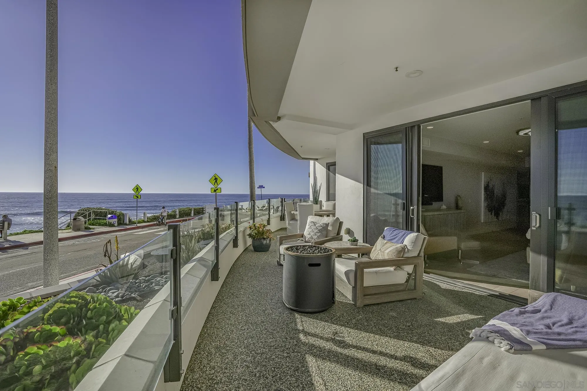 Photo #2: 240008116 Listing 