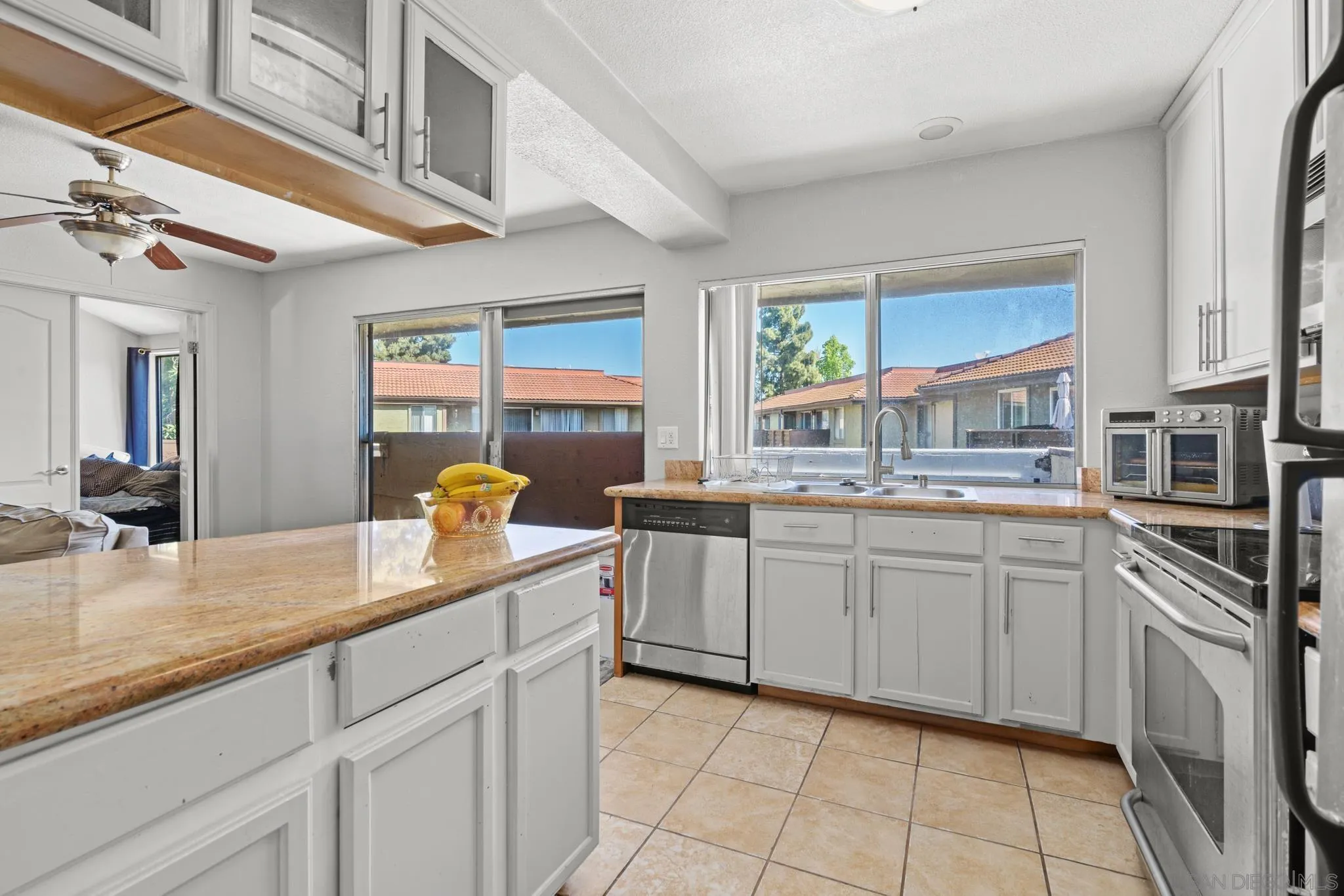 Photo #6: 240008153 Listing 