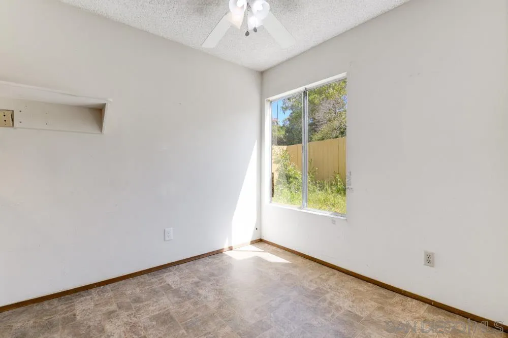 Photo #5: 240008184 Listing 