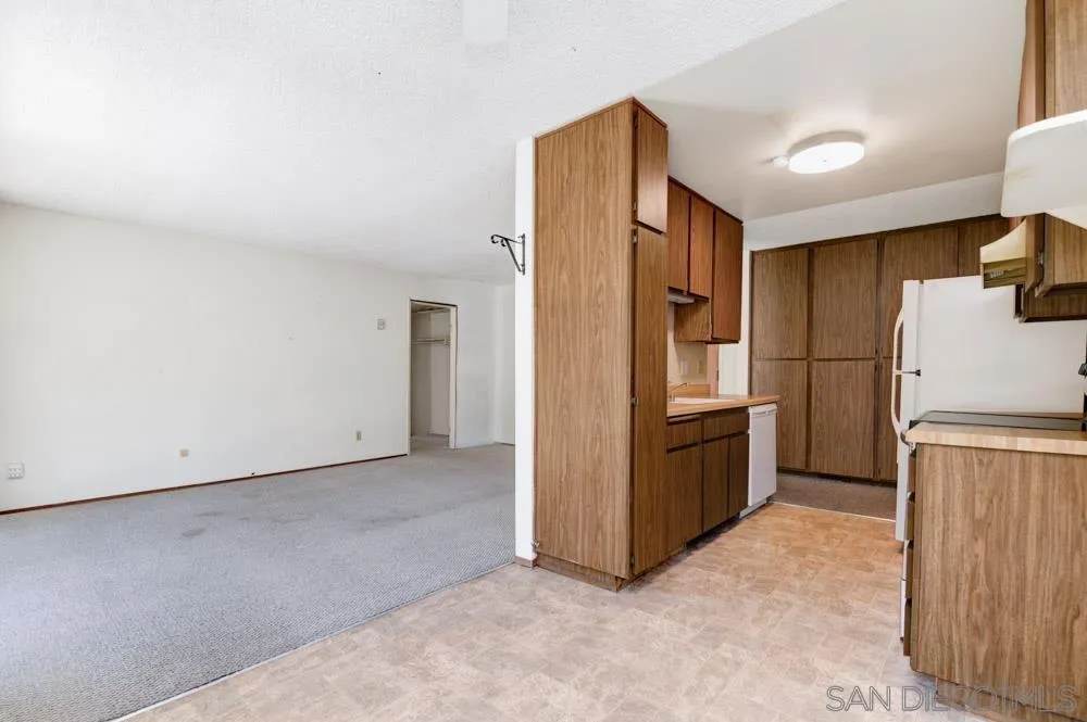 Photo #6: 240008184 Listing 