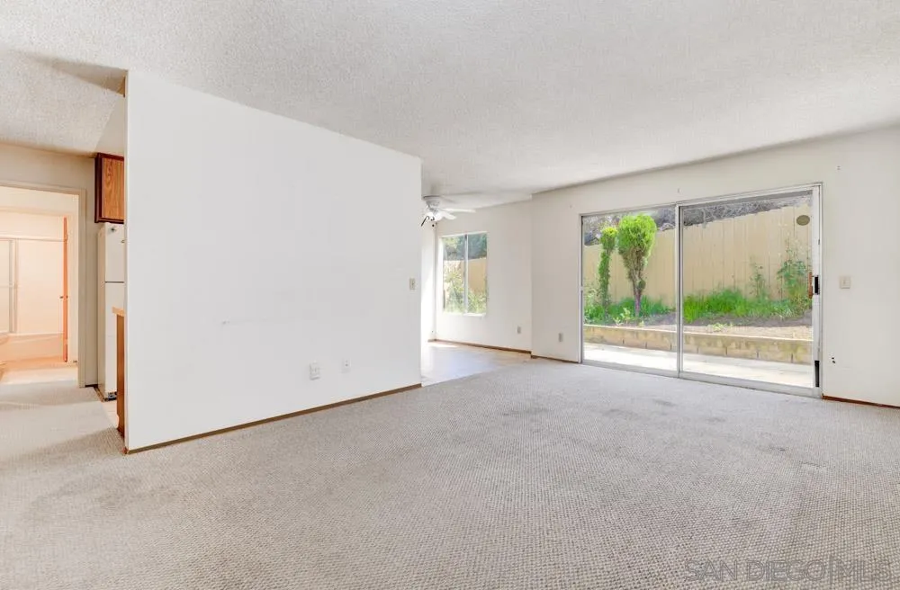 Photo #2: 240008184 Listing 