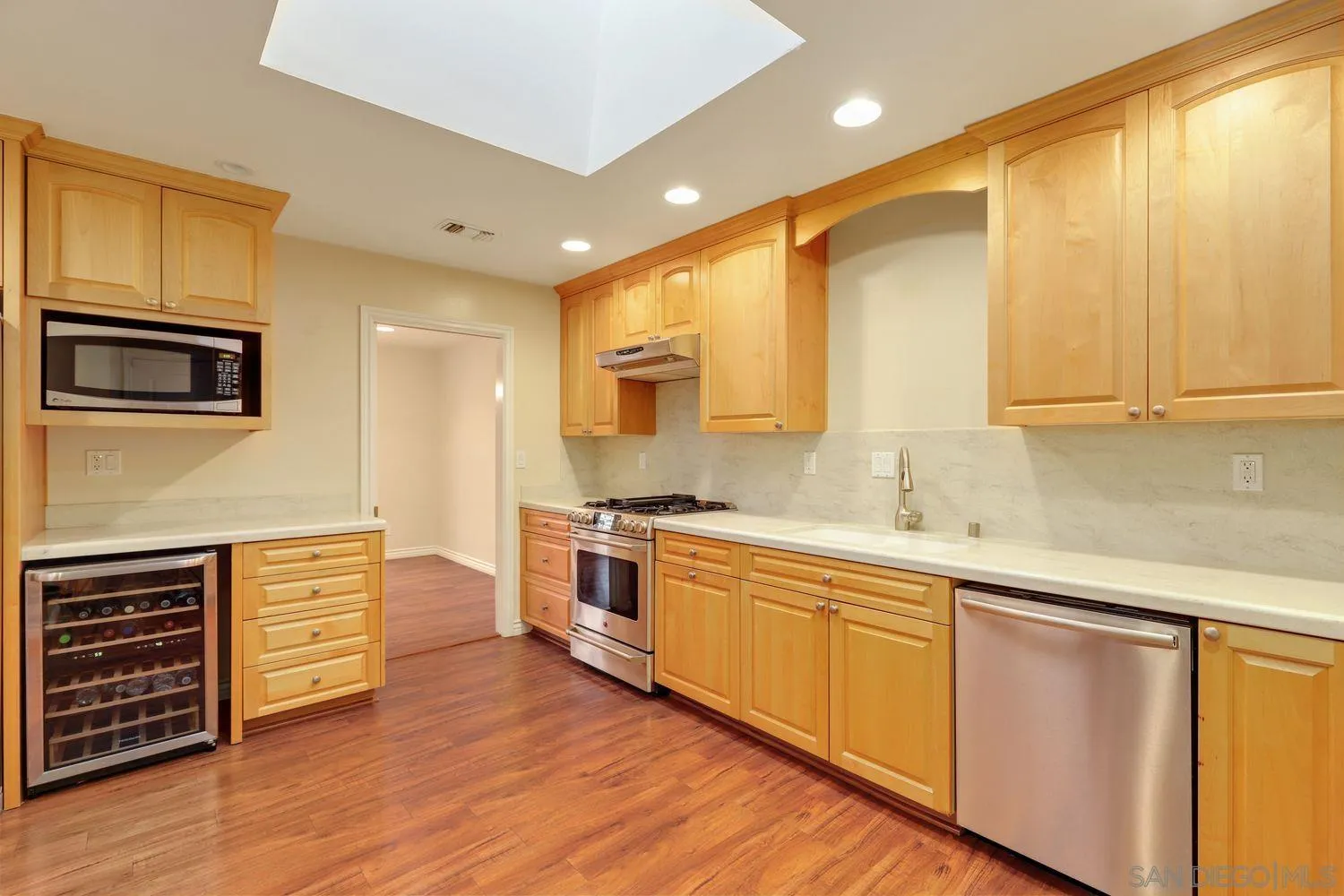 Photo #4: 240008207 Listing 