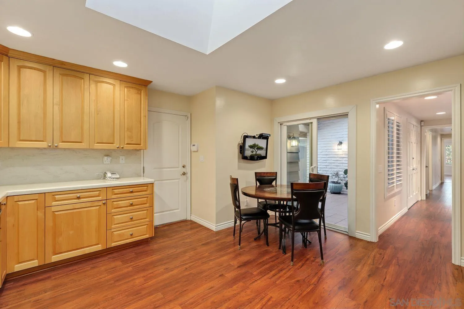 Photo #6: 240008207 Listing 