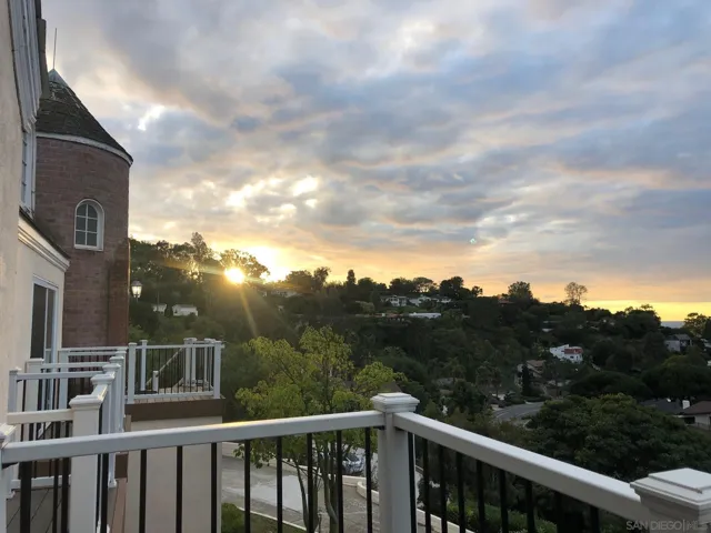 1935  Nautilus St  , La Jolla, CA 92037