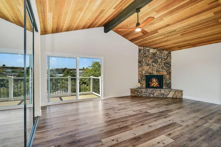 1935  Nautilus St  , La Jolla, CA 92037