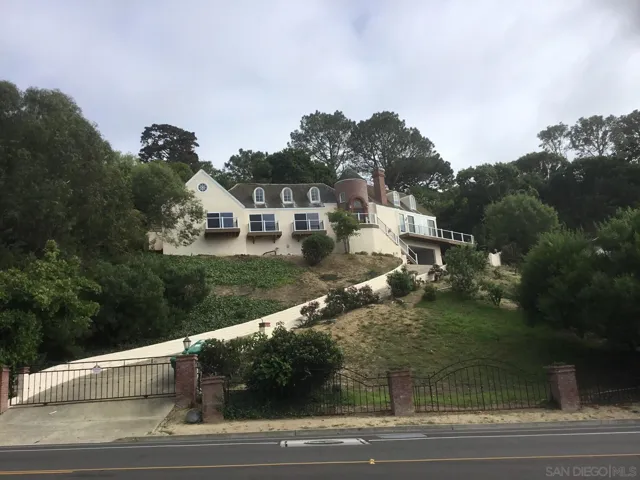 1935  Nautilus St  , La Jolla, CA 92037