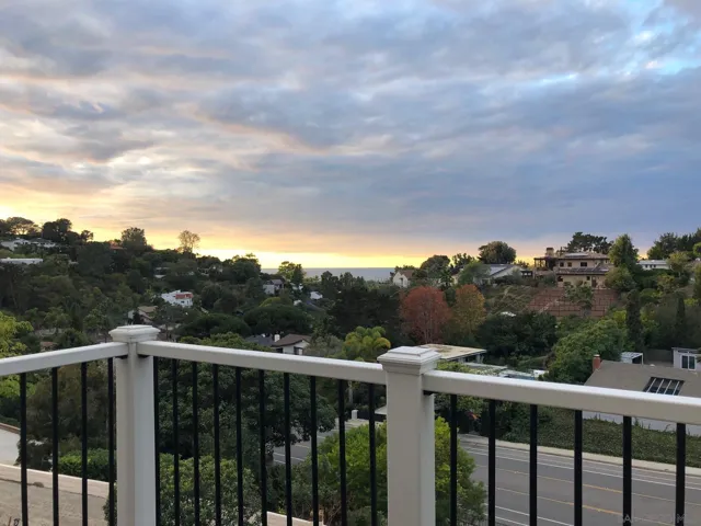 1935  Nautilus St  , La Jolla, CA 92037
