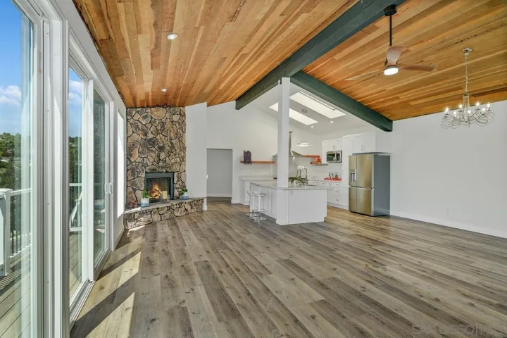 1935  Nautilus St  , La Jolla, CA 92037