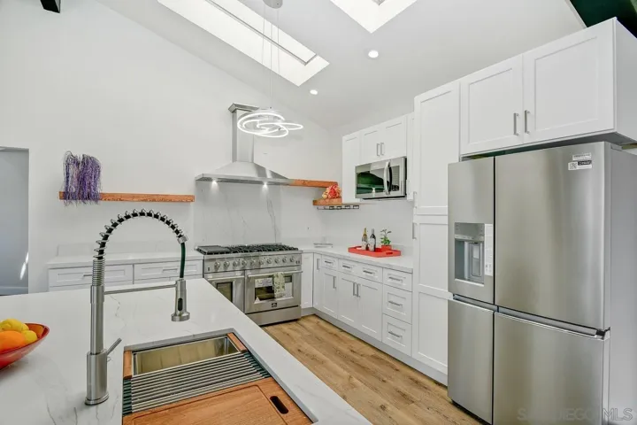 1935  Nautilus St  , La Jolla, CA 92037