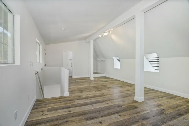 1935  Nautilus St  , La Jolla, CA 92037