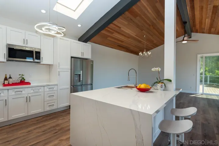 1935  Nautilus St  , La Jolla, CA 92037