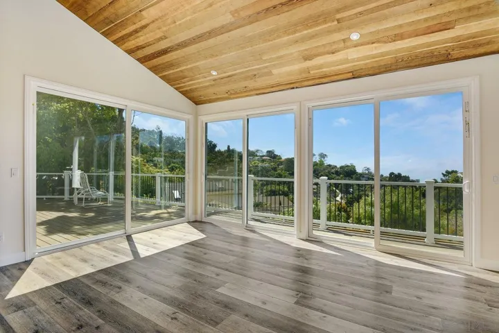 1935  Nautilus St  , La Jolla, CA 92037