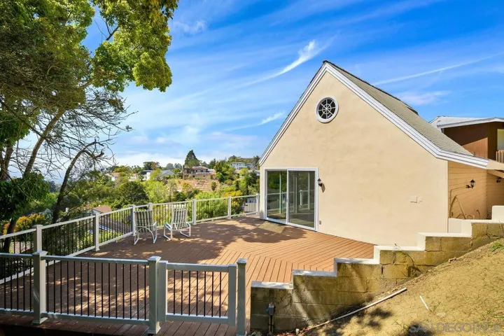 1935  Nautilus St  , La Jolla, CA 92037