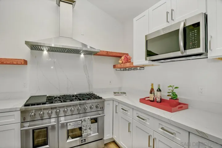 1935  Nautilus St  , La Jolla, CA 92037