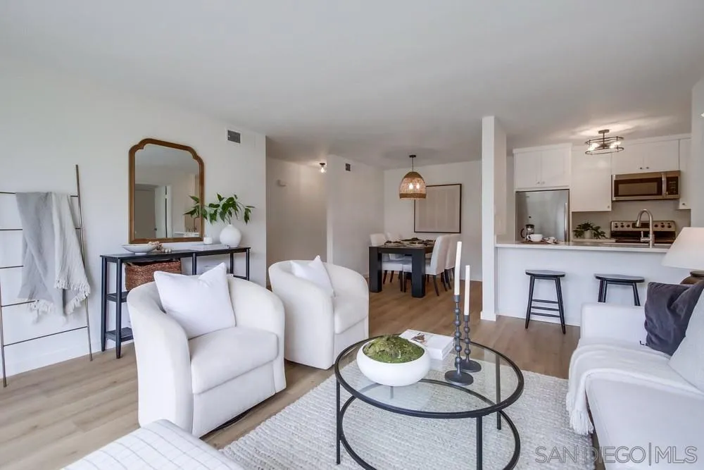 Photo #4: 240008369 Listing 