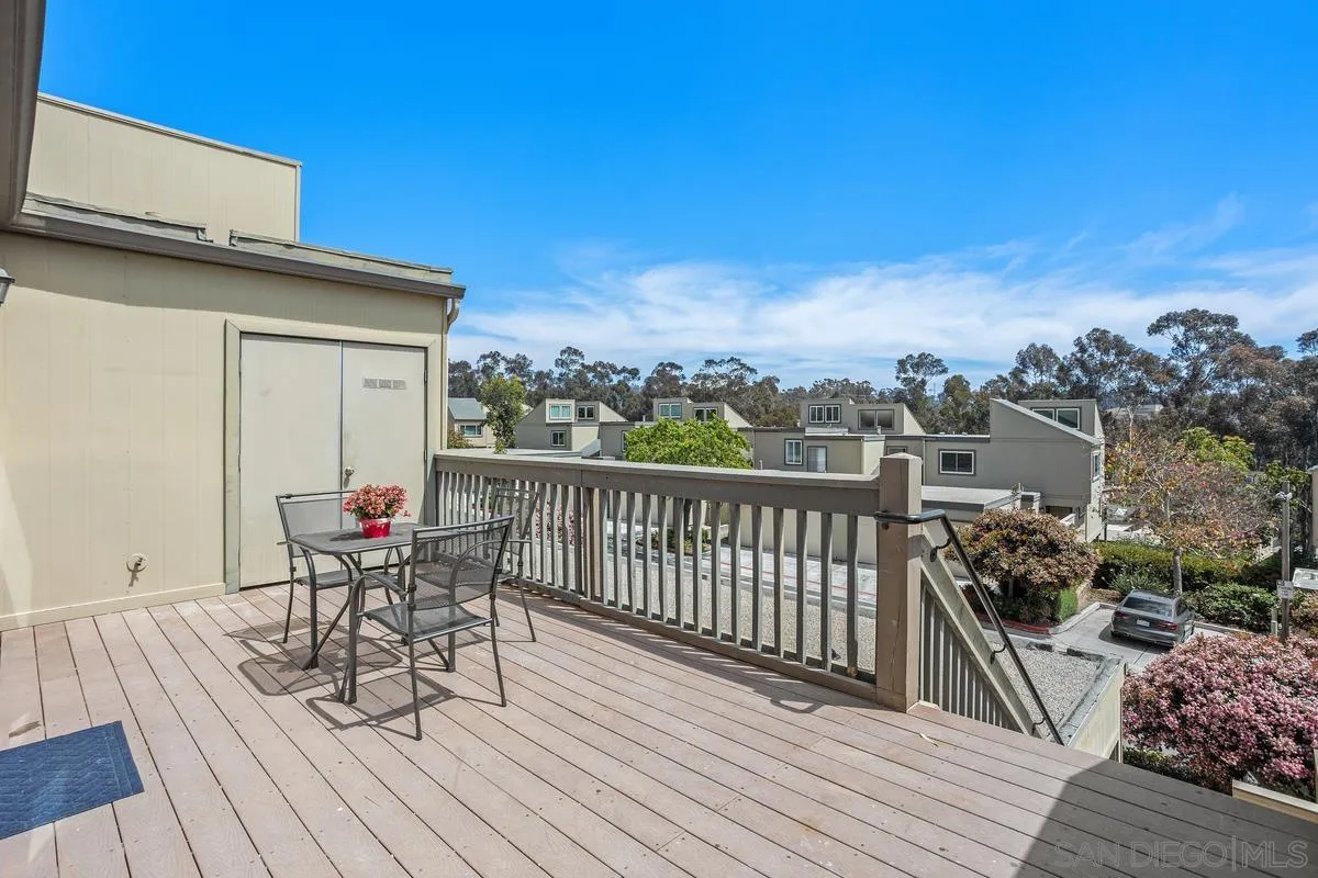 Photo #4: 240008419 Listing 