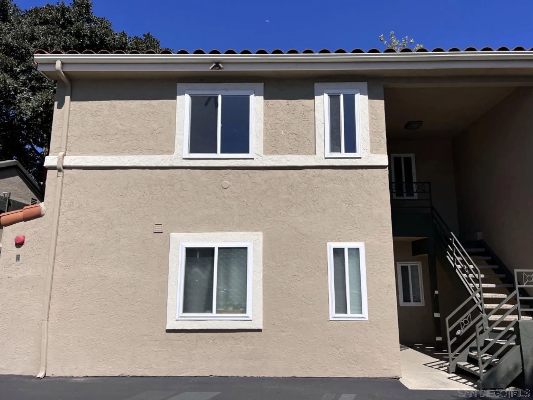 Photo #3: 240008450 Listing 