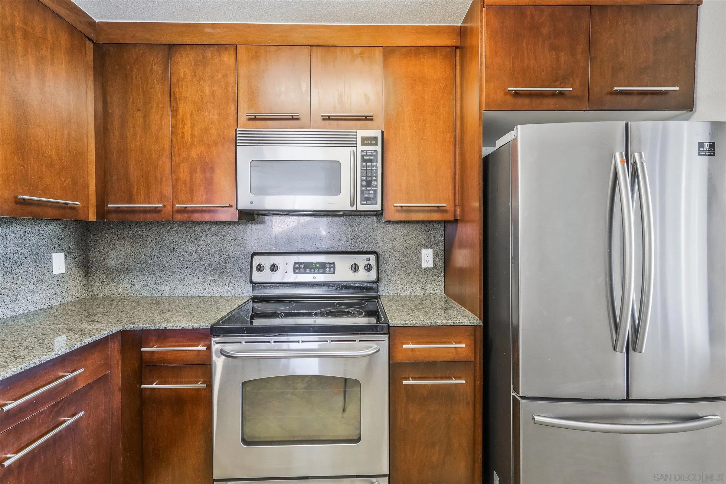 Photo #4: 240008450 Listing 