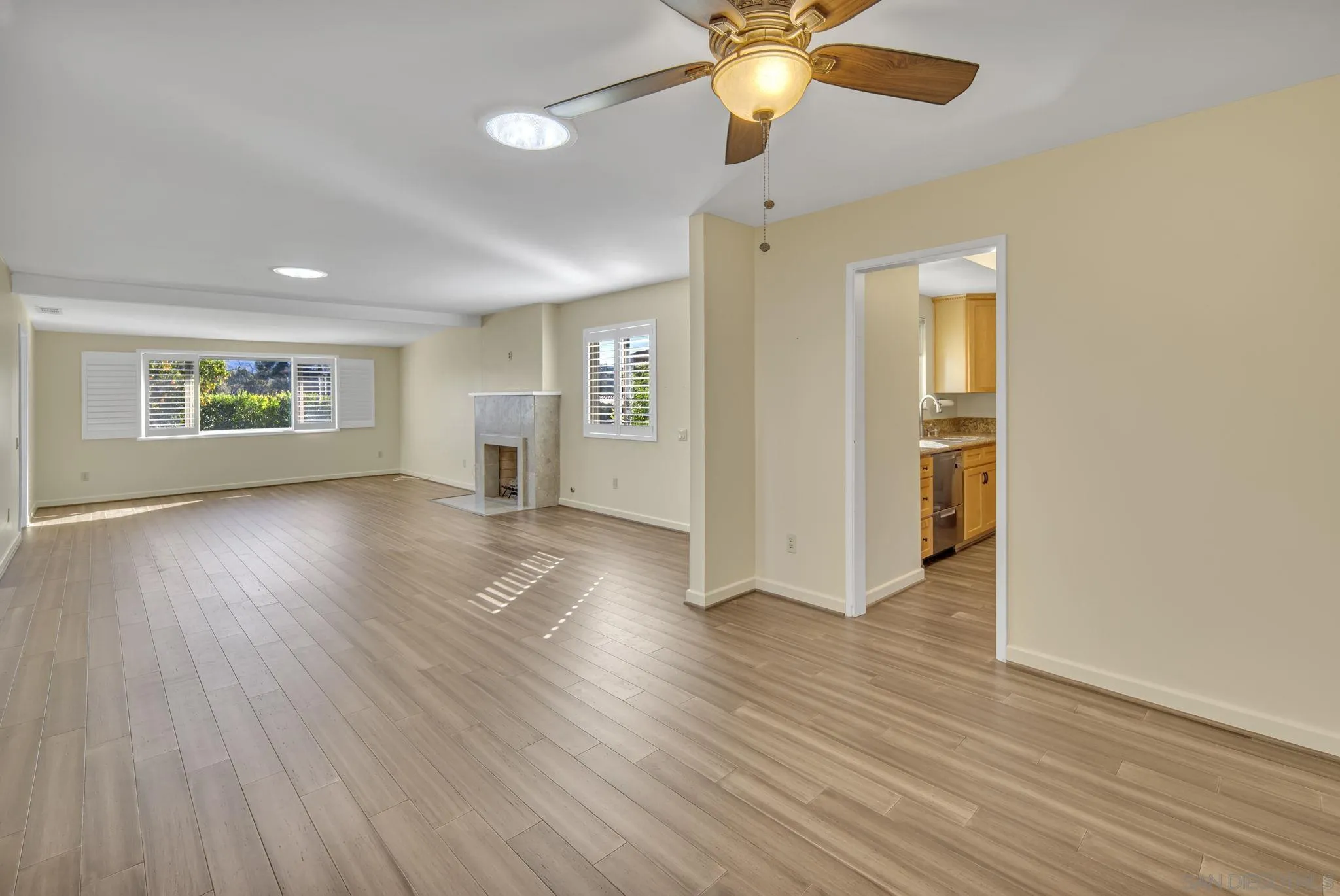 Photo #5: 240008484 Listing 