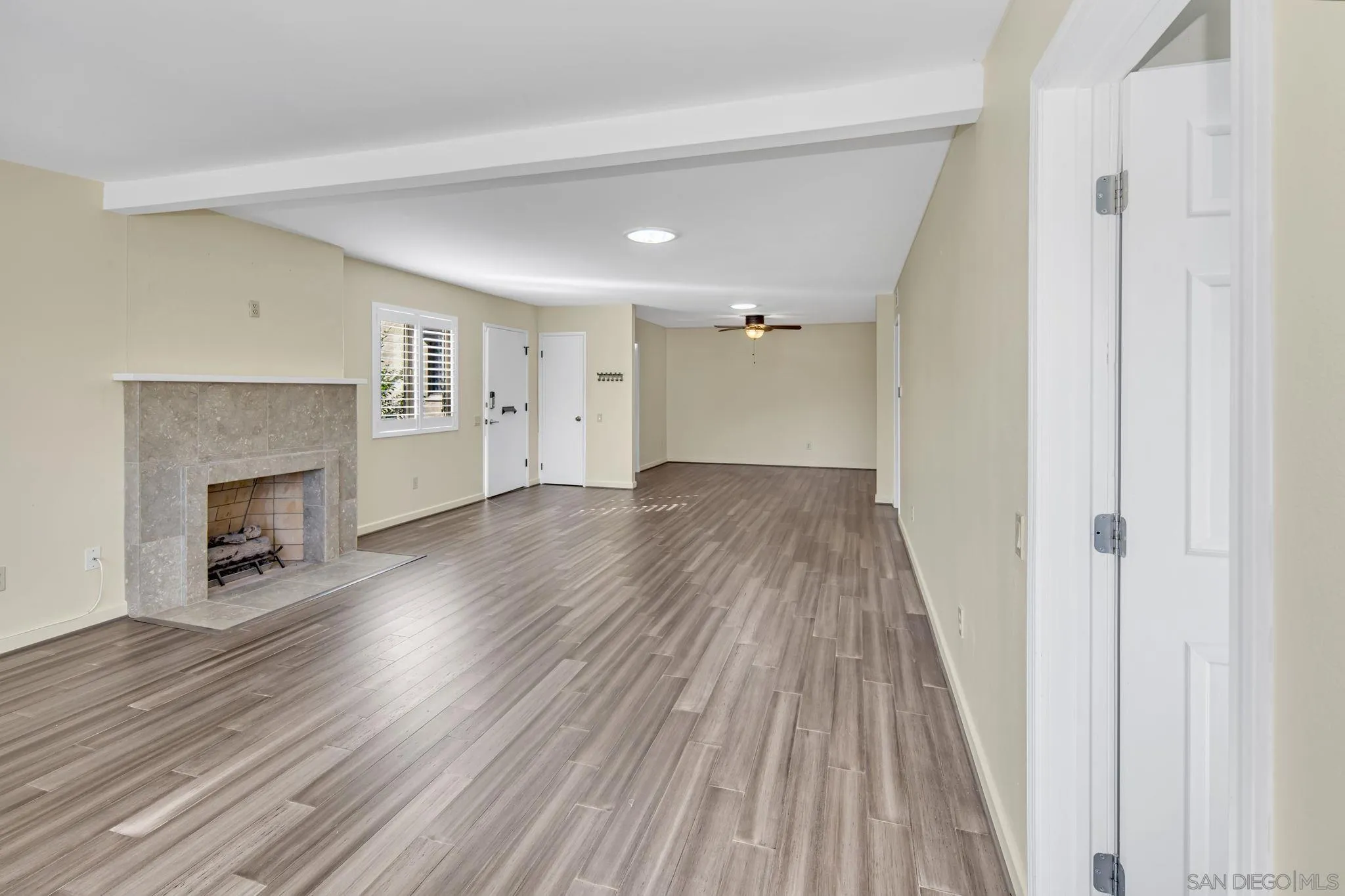 Photo #4: 240008484 Listing 