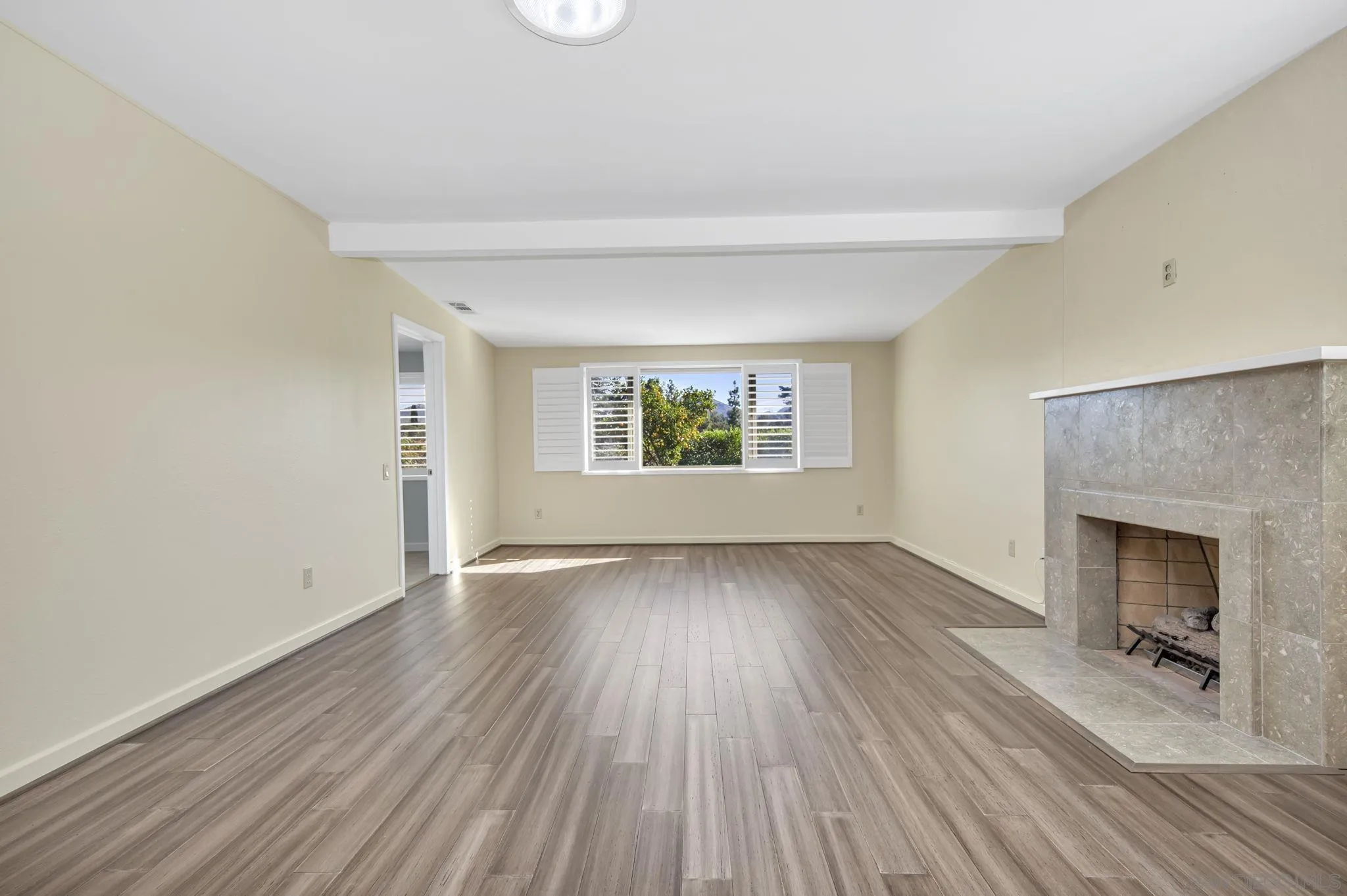 Photo #2: 240008484 Listing 