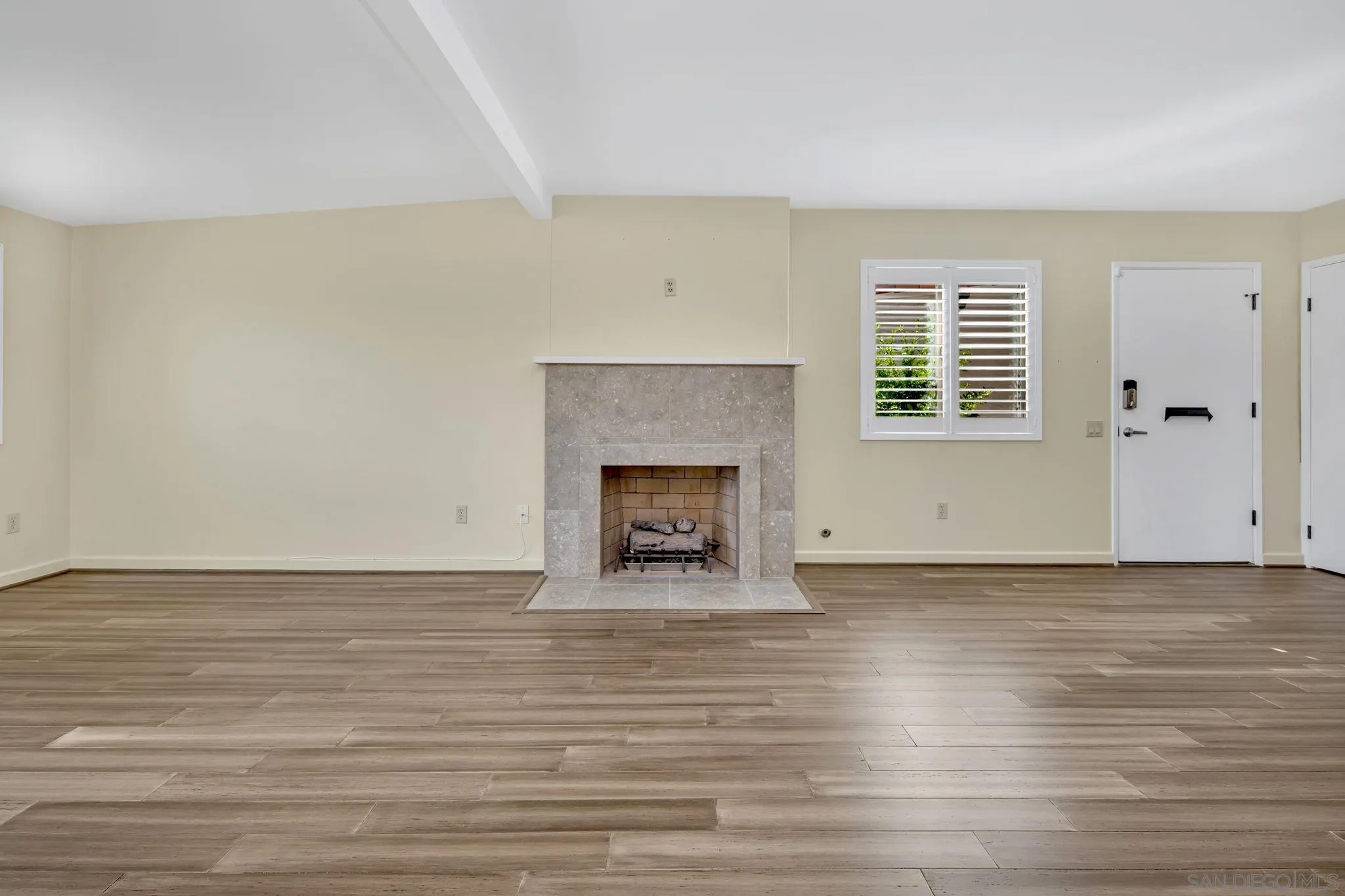 Photo #3: 240008484 Listing 