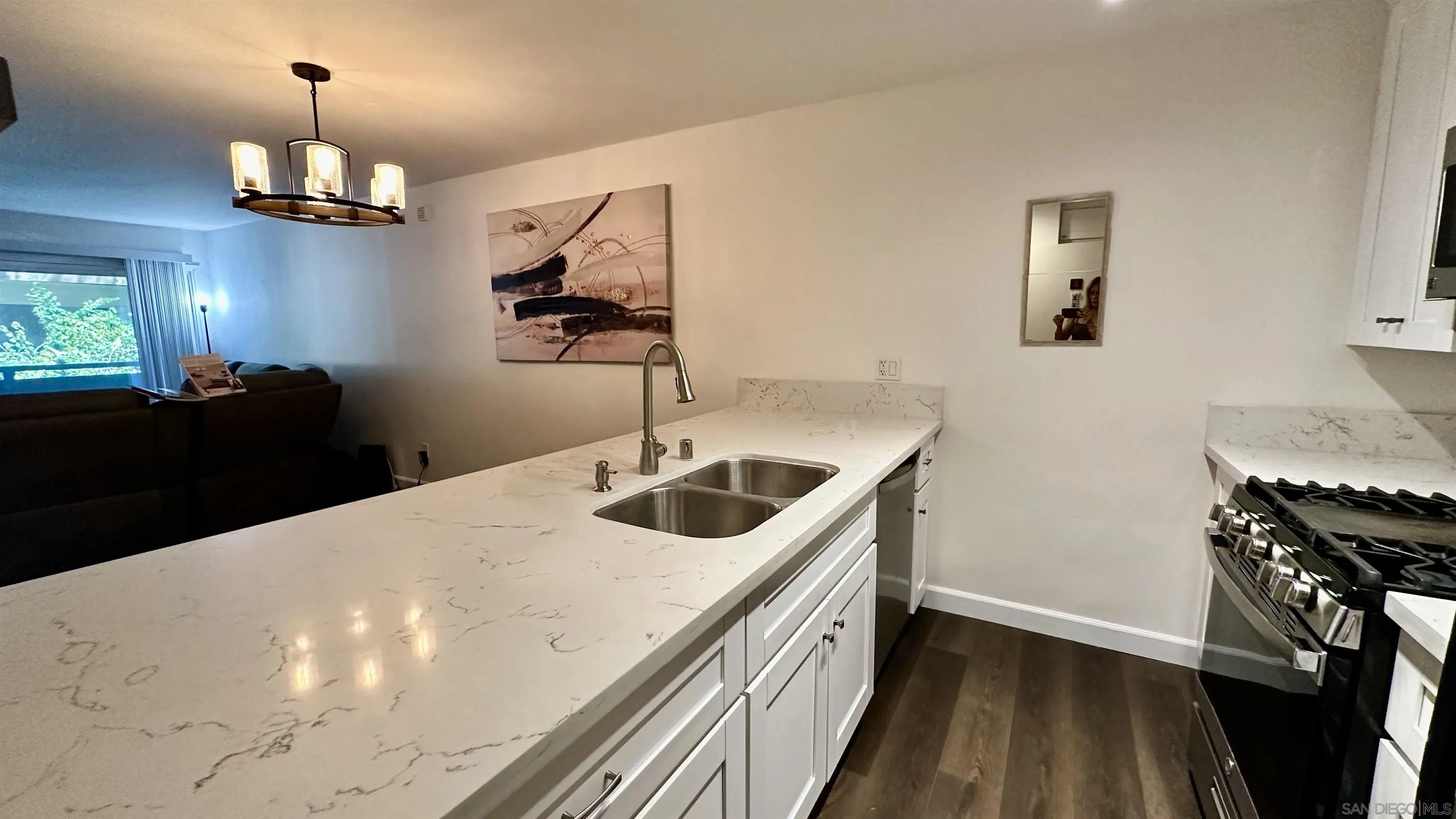 Photo #3: 240008553 Listing 