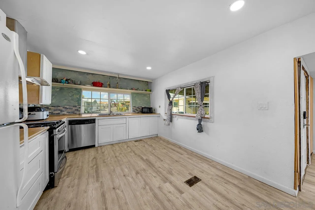 https://cdn.realtyfeed.com/cdn/127/240008727/13df445560814df4492dd57245e49f20.webp