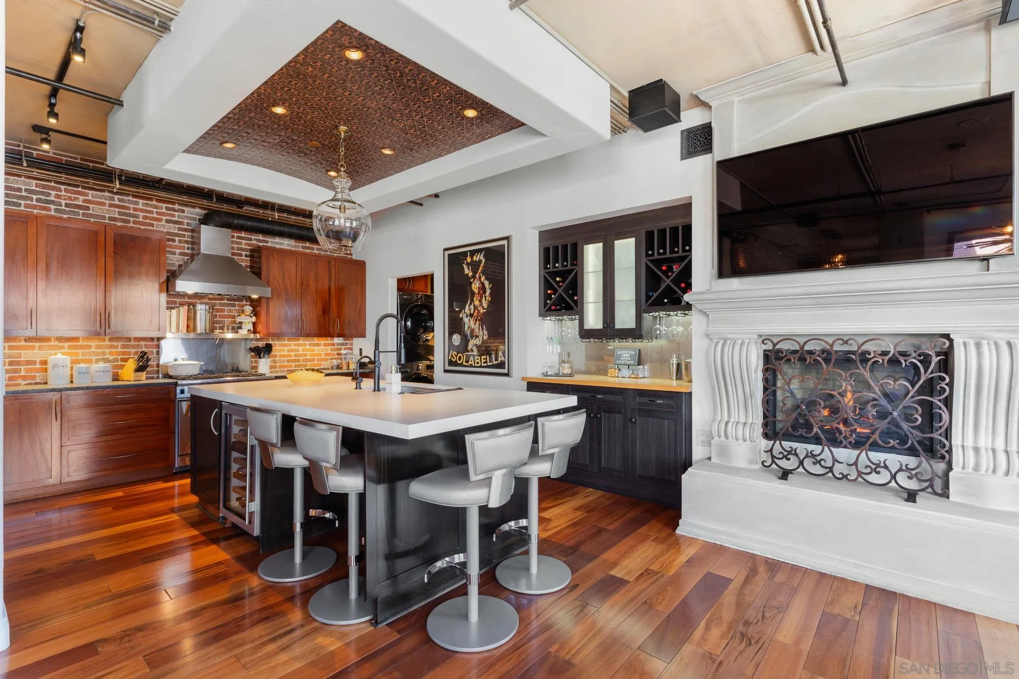 Photo #5: 240008744 Listing 