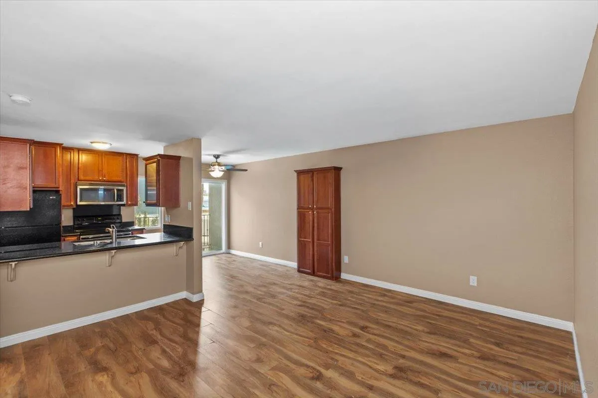Photo #6: 240008748 Listing 