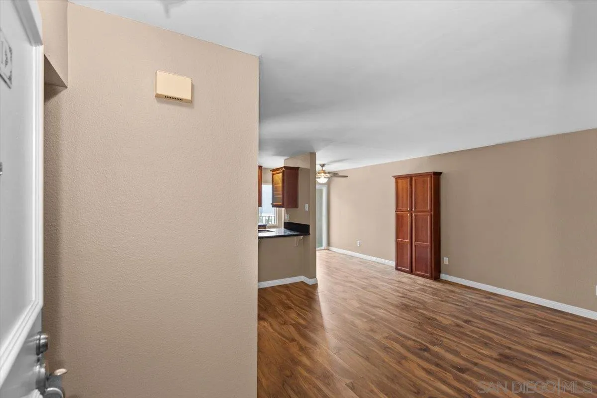 Photo #4: 240008748 Listing 