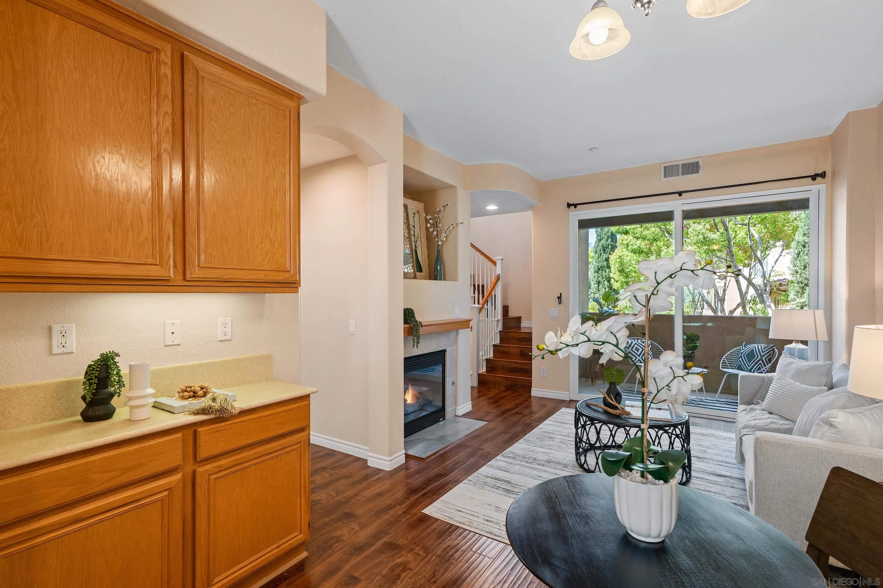 Photo #5: 240008799 Listing 