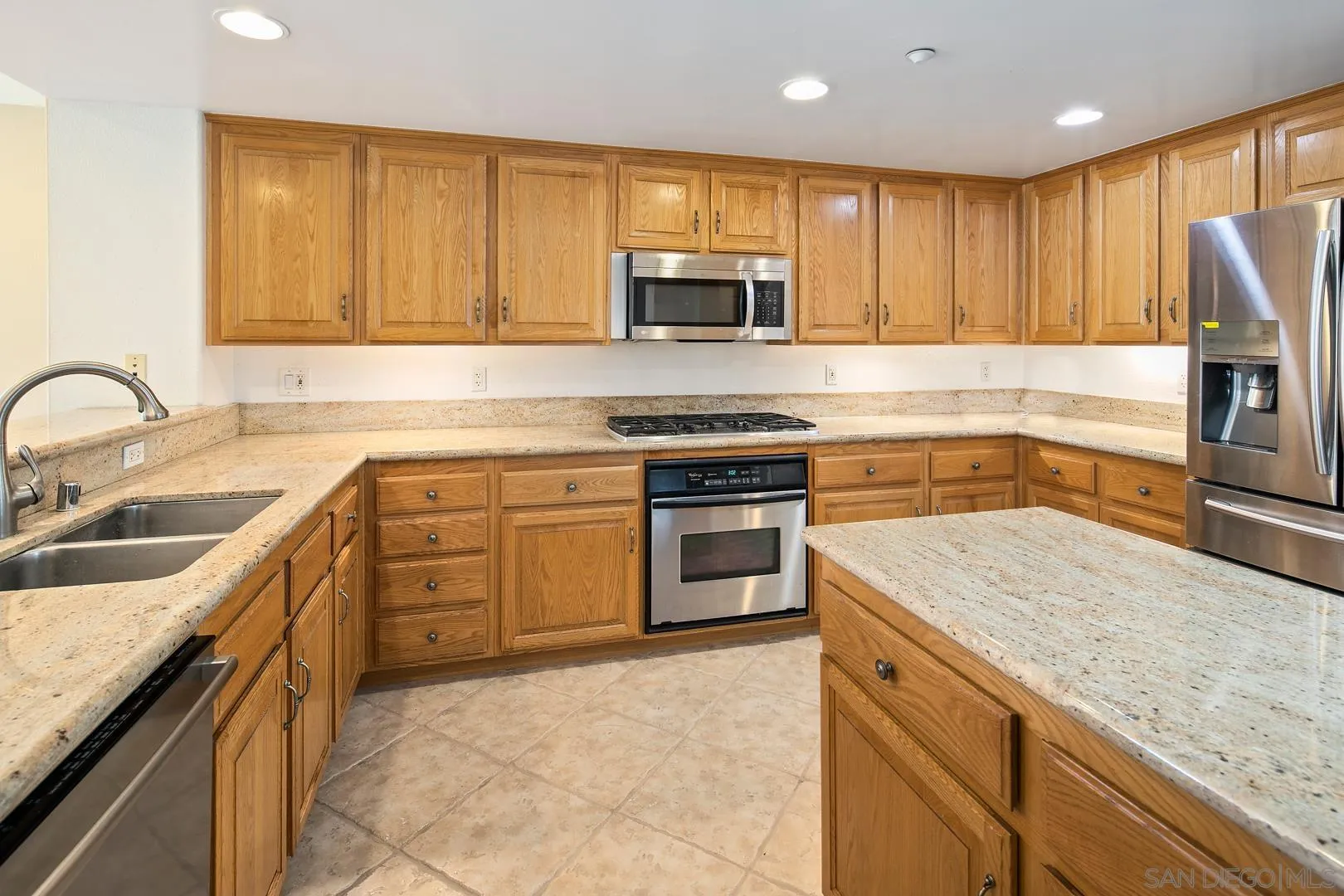 Photo #5: 240008862 Listing 