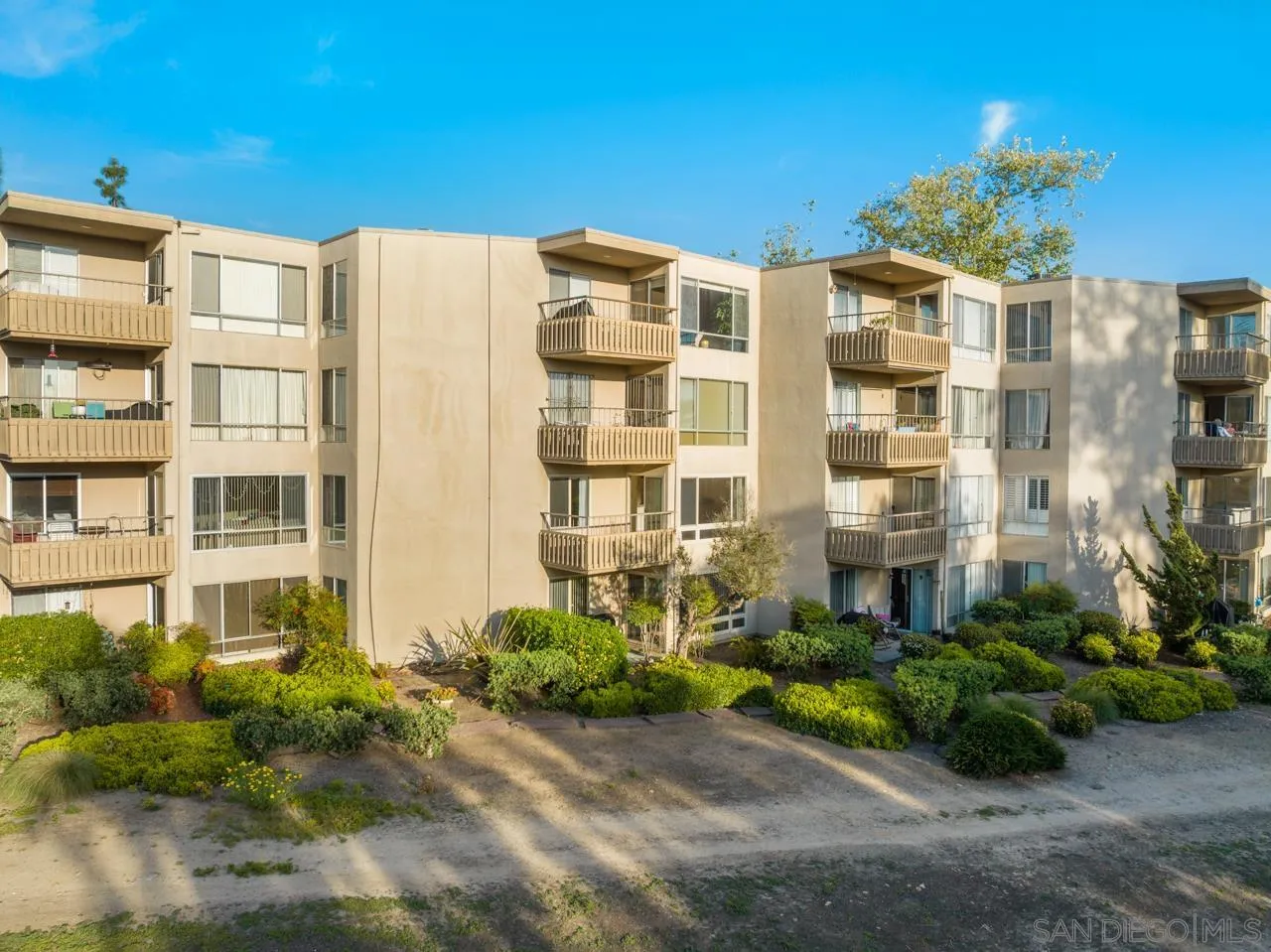 Photo #4: 240008953 Listing 
