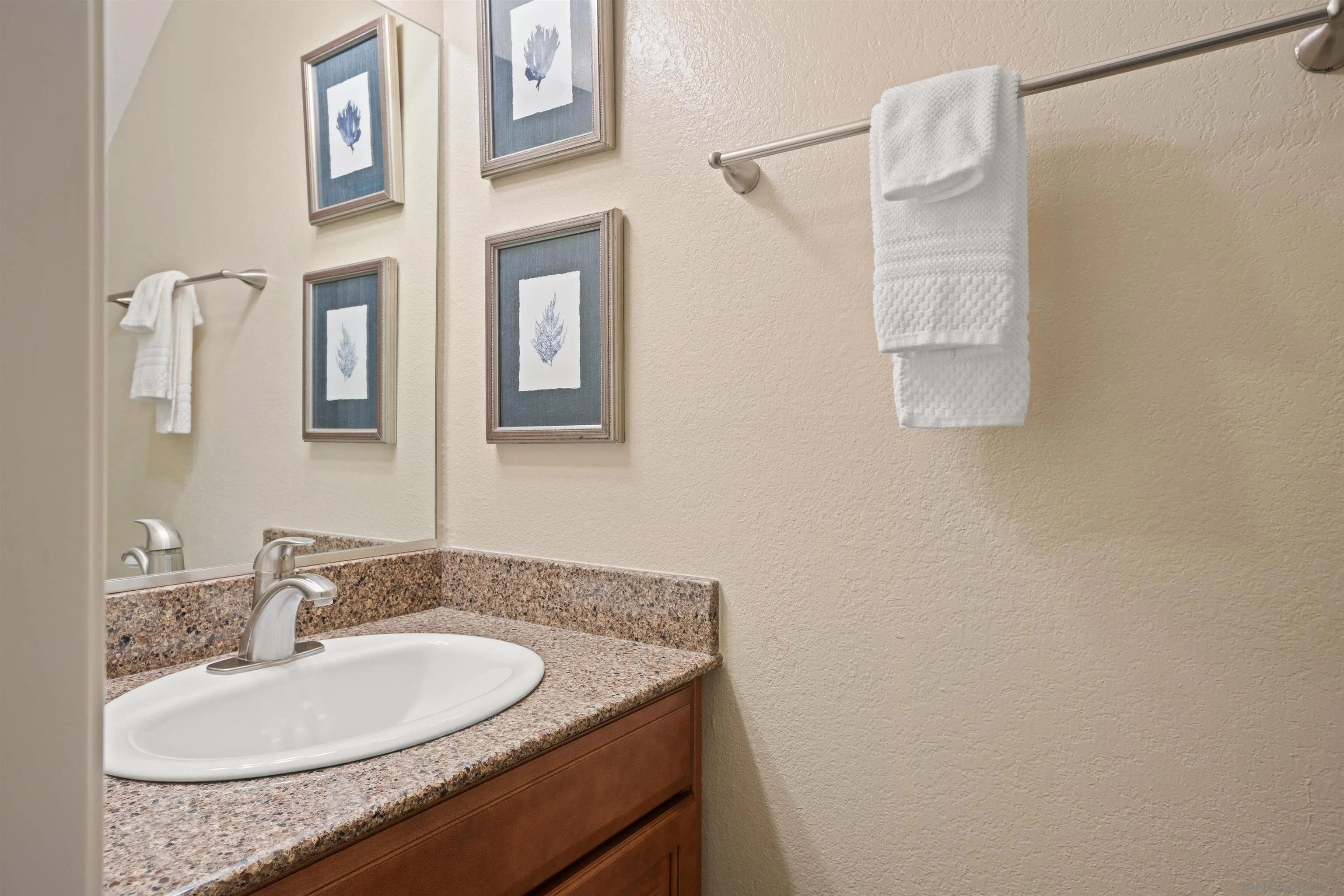 Photo #6: 240009012 Listing 