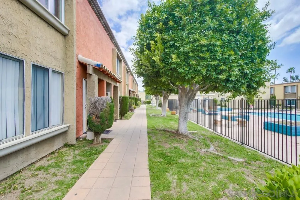 Photo #4: 240009170 Listing 