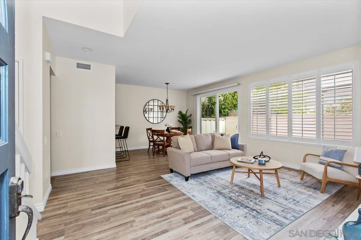 Photo #2: 240009175 Listing 